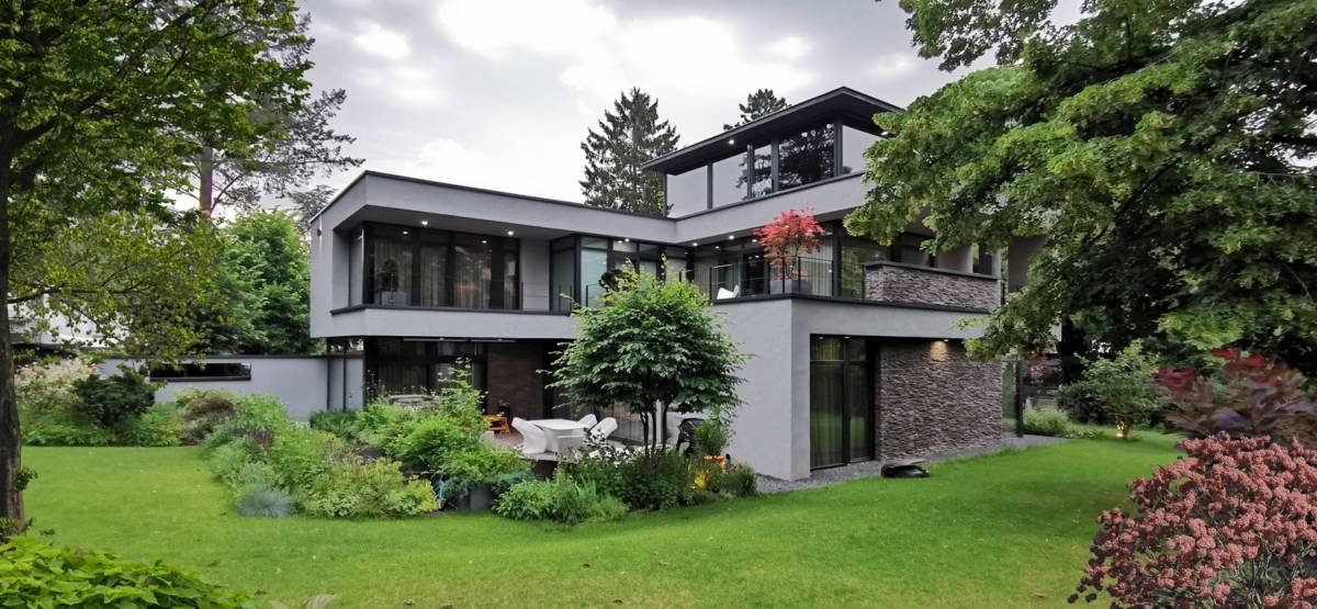 Moderne Luxusvilla bauen in skulpturaler Architektur // AVANTECTURE